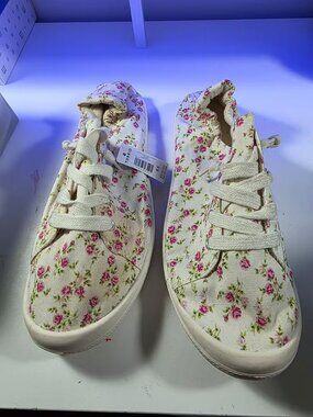 Brand new Torrid sneakers with tags, size 7, 5W Riley sneakers